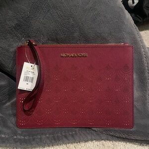 Micheal Kors Clutch